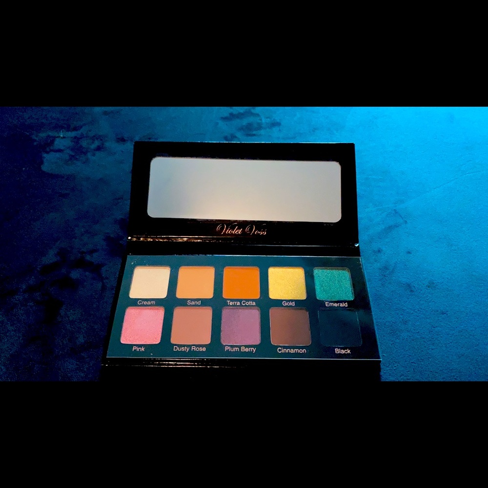 Violet Voss Essentials eyes how palette